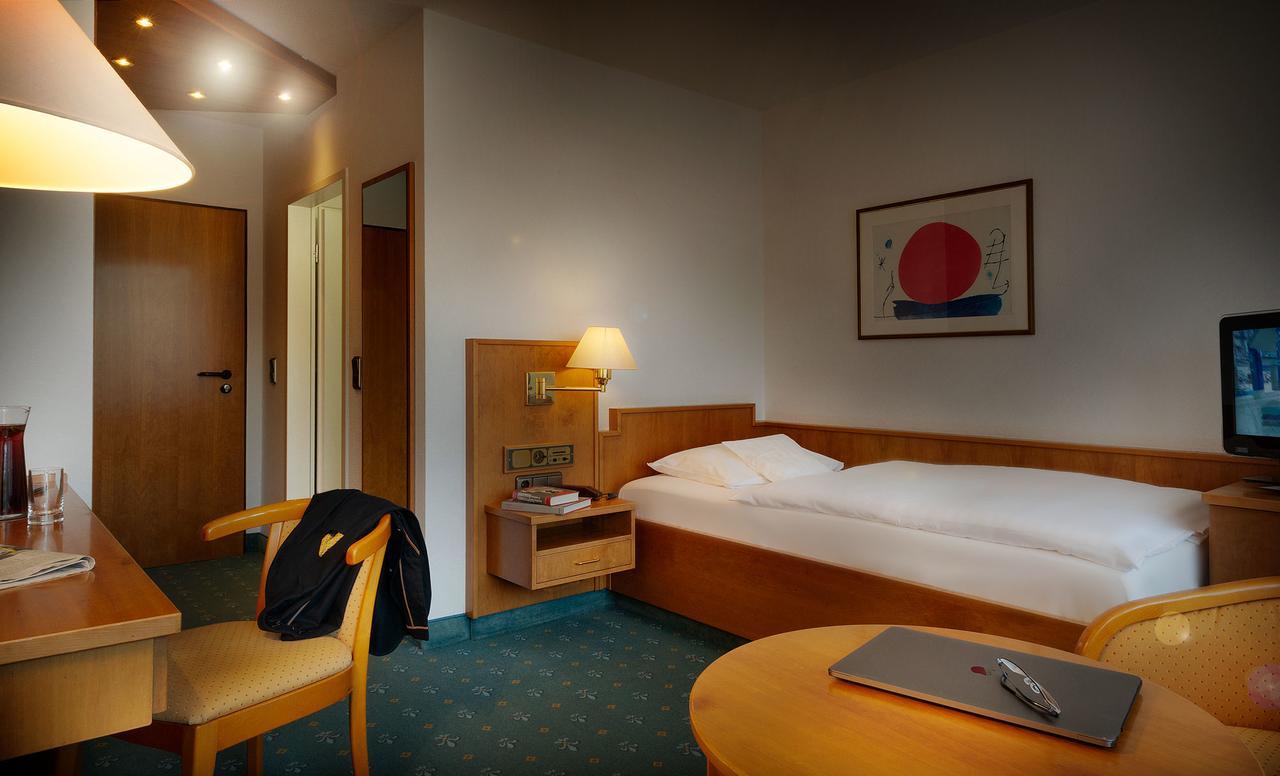 Hotel Fontana บาดคิสซินเงิน ภายนอก รูปภาพ